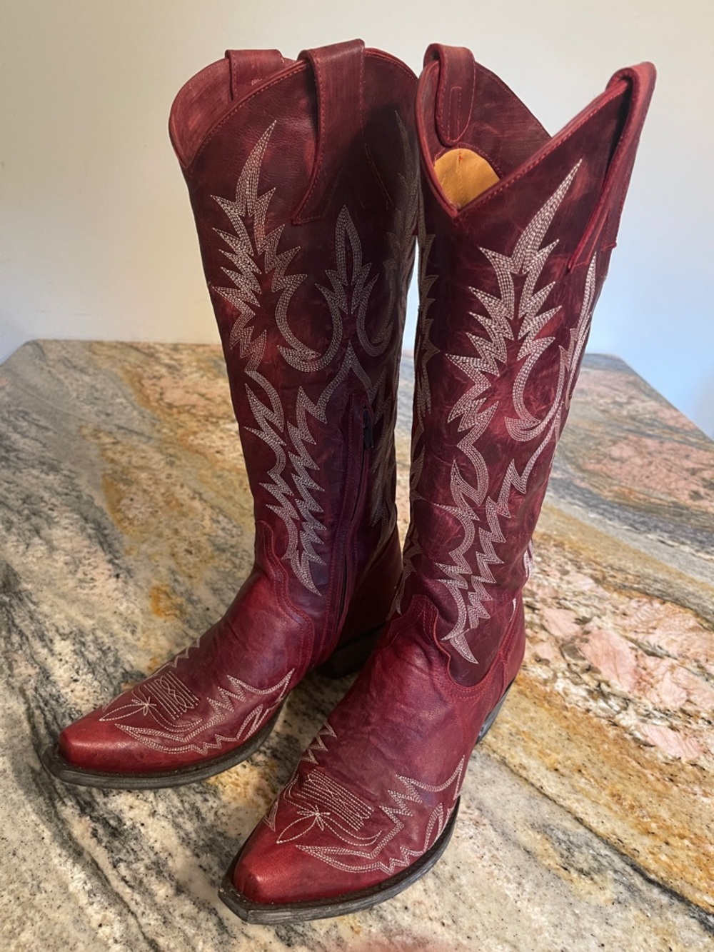 Old Gringo Mayra Bis 15” Red Boots
Size 8